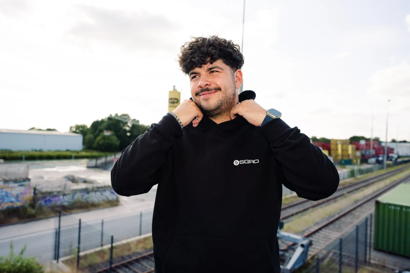 Pasquale im SGRO Heavy Hoodie